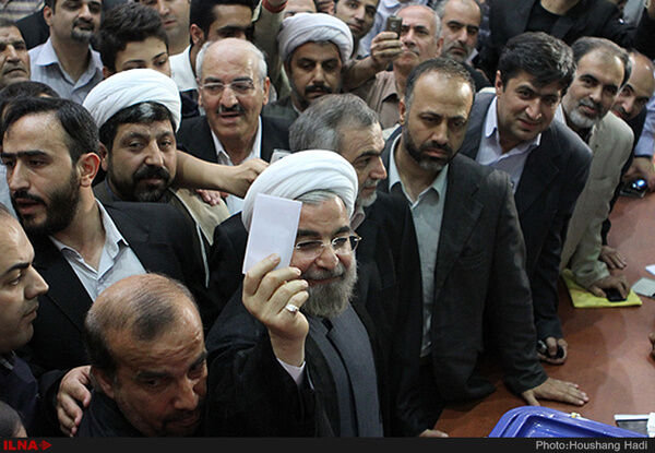 روحانی در حسینیه ارشاد/عکس