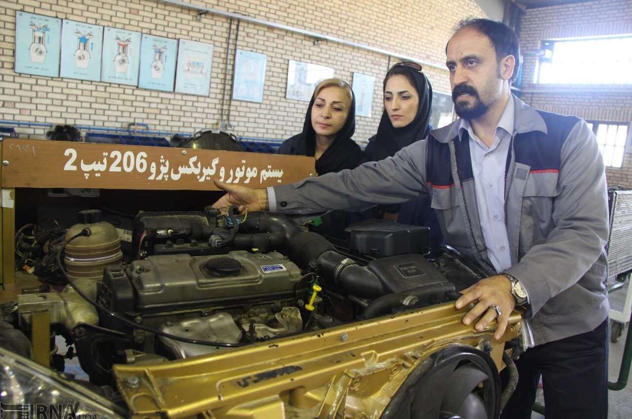 زنان مکانیک در راهند /تصاویر