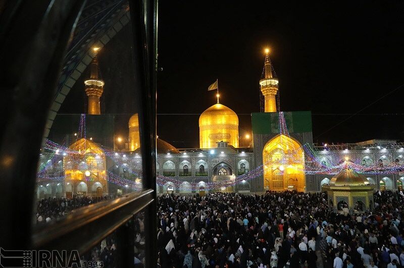 تصاویری از صحن چراغانی امام رضا(ع)