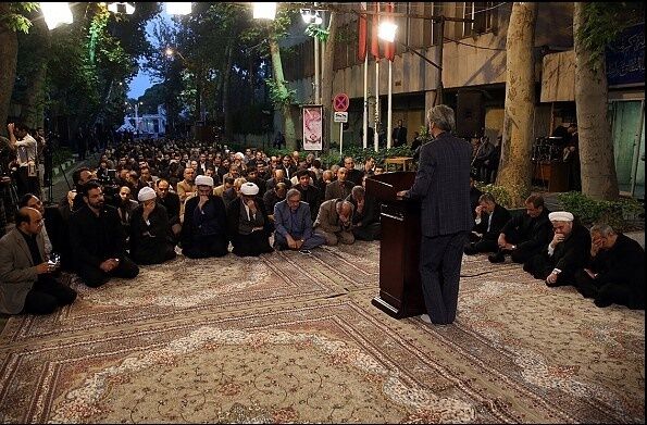 تصاویر عزاداری روحانی درشب‌قدر