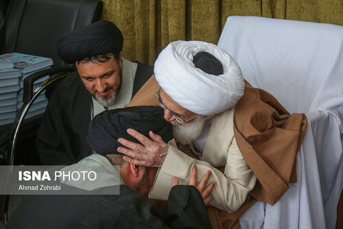 تصاویر مراسم عمامه گذاری در قم