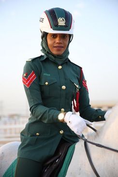 تصاویر زنان پلیس اسب اسوار