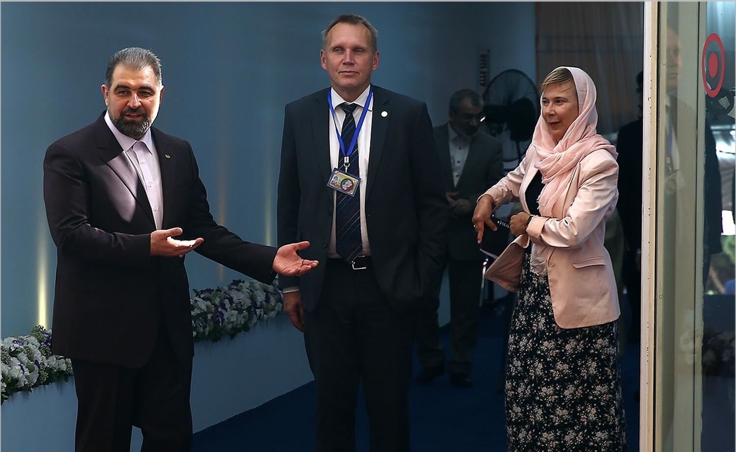 پوشش متفاوت خانم سوئدی در مراسم تحلیف