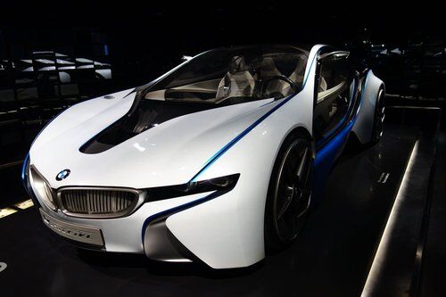 درپارکینگBMWچه‌خبراست؟/عکس