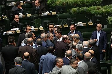 تصاویری ازجلسه پرحاشیه مجلس