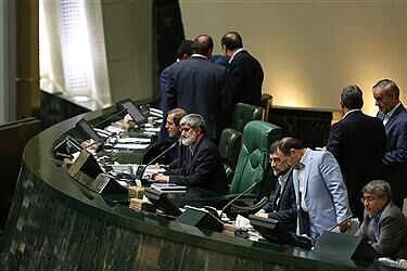 تصاویری ازجلسه پرحاشیه مجلس