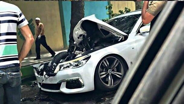 تصادف BMW سری7 زیر پل‌صدر/تصاویر