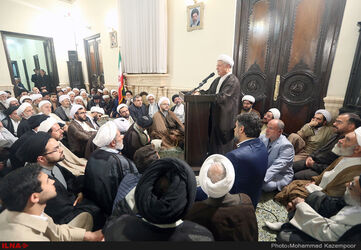 تصاویر دیدار علما با آیت‌الله‌هاشمی