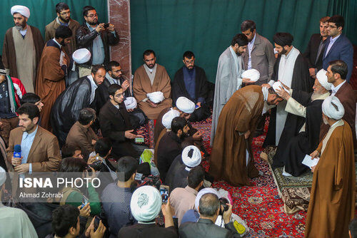تصاویر مراسم عمامه گذاری در قم