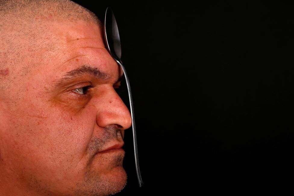 مردی با خاصیت مغناطیسی/تصاویر
