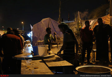 آماد سازی غذای زائرین اربعین در کربلا/تصاویر