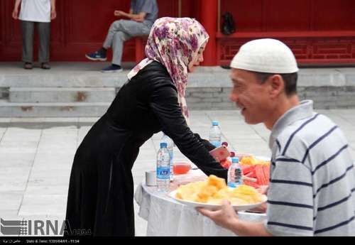 تصاویر مراسم افطاری در چین