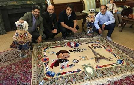 هدیه سفارت ایران به فرانسه