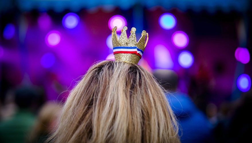 جشن خیابانی هلندی‌ها در تولد پادشاه/تصاویر