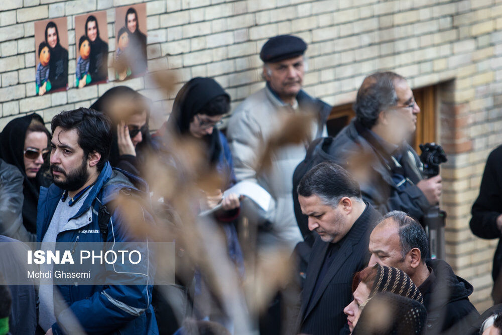 مراسم تشییع پیکر دنیا فنی‌زاده/تصاویر
