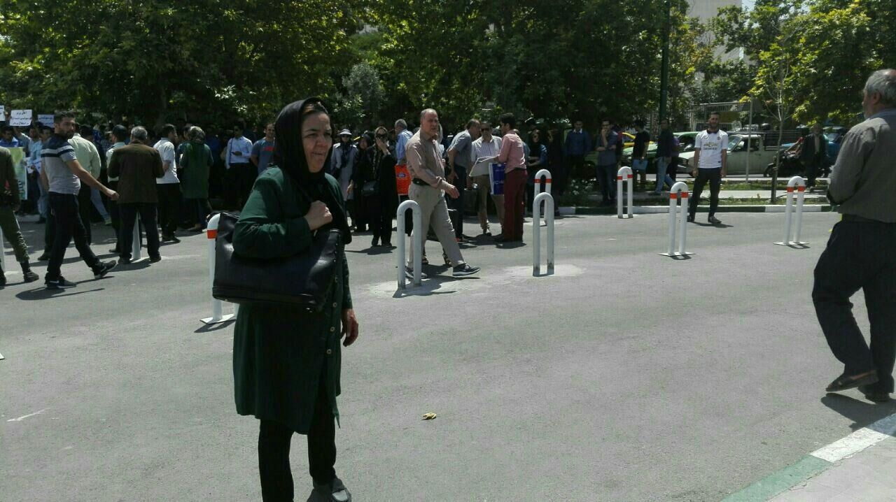 تجمع مالباختگان پدیده مقابل مجلس