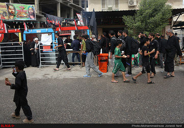 آماد سازی غذای زائرین اربعین در کربلا/تصاویر