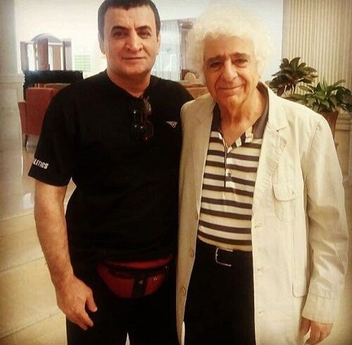 بنا در کنار چکنواریان/ عکس