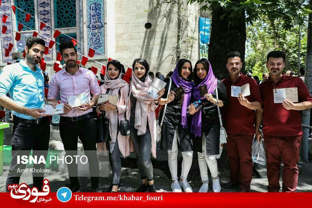 تصویری جالب از حضور دوقلوها در صف رای