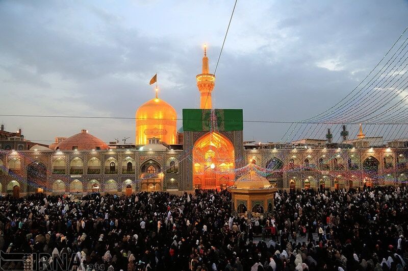 تصاویری از صحن چراغانی امام رضا(ع)