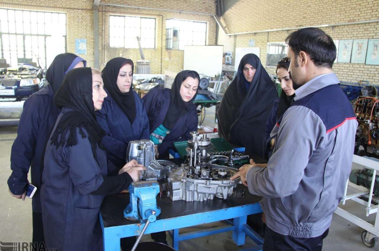 زنان مکانیک در راهند /تصاویر