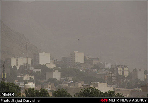 گرد و غبار شدید در لرستان/تصاویر