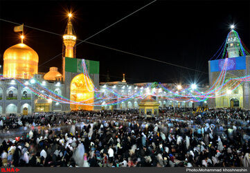 تصاویری زیبا از آذین‌ بندی حرم رضوی