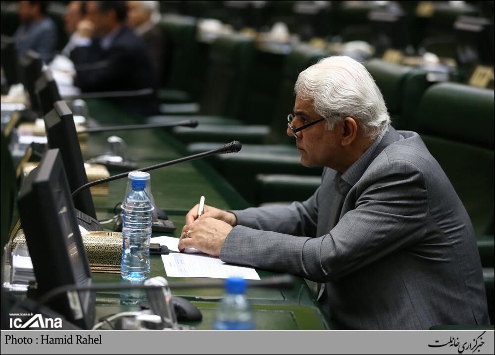 شغل جدید مقام دولت احمدی‌نژاد/عکس