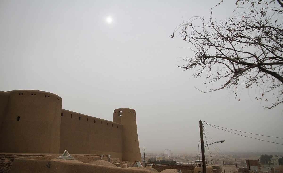 تصاویر گرد و غبار در آسمان بیرجند
